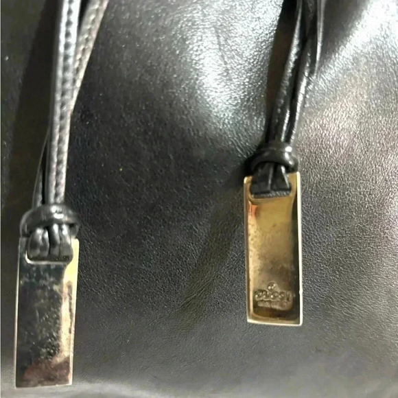 Gucci black leather drawstring hobo handbag - Picture 12 of 12